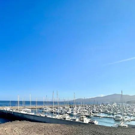 Апартаменти Apartamento En Playa Chica *