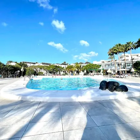 Апартаменти Apartamento En Playa Chica *